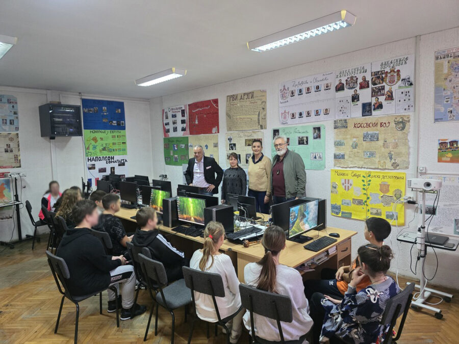 Read more about the article Ђаци школе у селу Глоговац код Јагодине добили рачунаре
