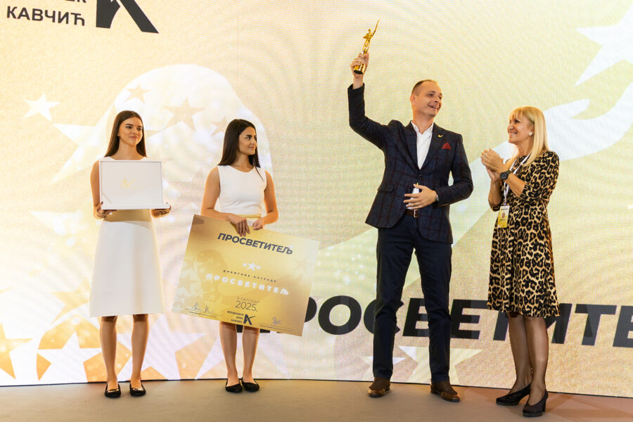 Read more about the article Наставник Предраг Јовановић добитник награде „Просветитељ“ за 2025. годину