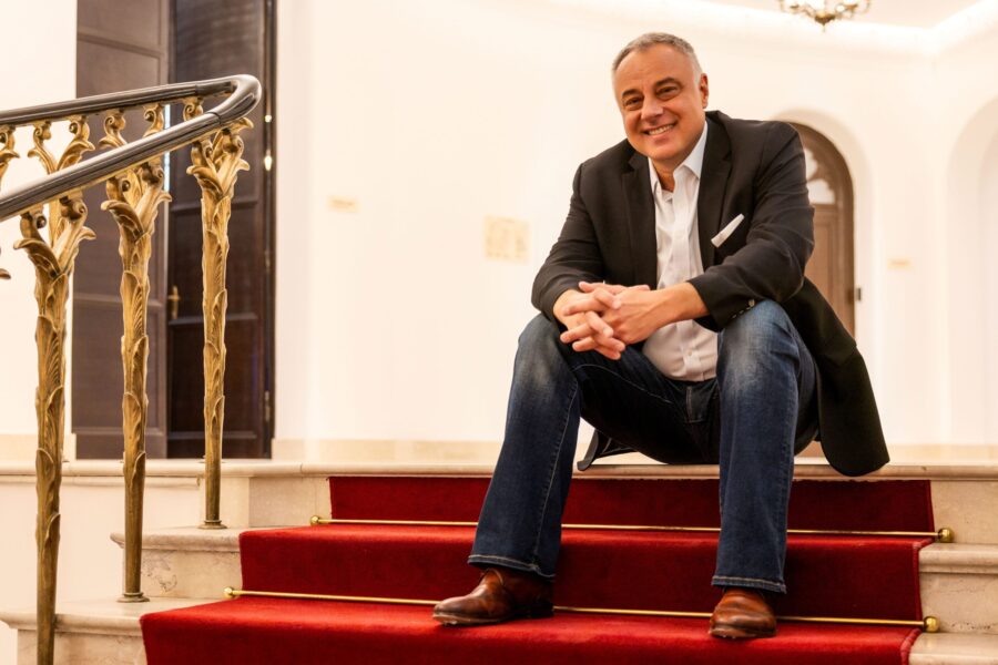 Read more about the article Алек Кавчић – именовање катедре по професору на Универзитету Карнеги Мелон